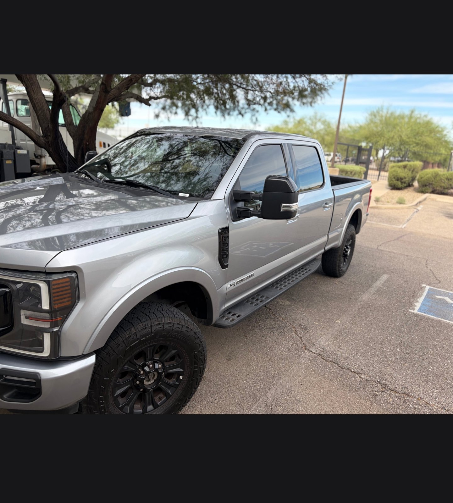 Used 2022 Ford F350 Lariat w/ Tremor Off-Road Package AWD/4WD image 3