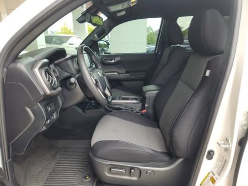 Used 2023 Toyota Tacoma TRD Sport AWD/4WD image 18