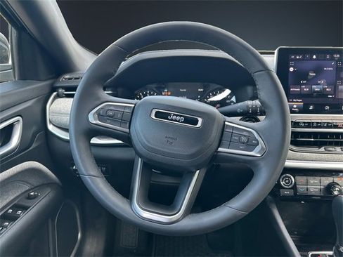 Used 2023 Jeep Compass Latitude w/ Convenience Group image 12