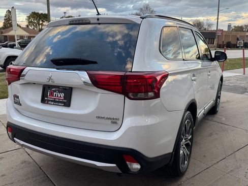 Used 2016 Mitsubishi Outlander SEL image 9