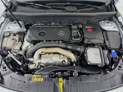 New 2026 Mercedes-Benz GLB 250 image 10