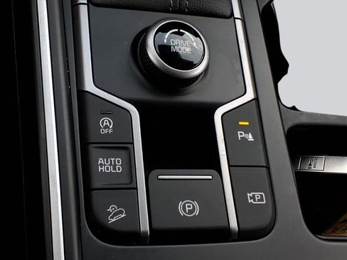 Used 2024 Kia Sorento S image 15