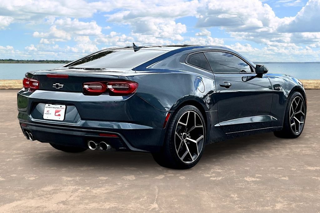 Used 2022 Chevrolet Camaro LT w/ Technology Package RWD image 4