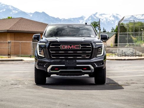Used 2025 GMC Yukon AT4 Ultimate AWD/4WD image 8