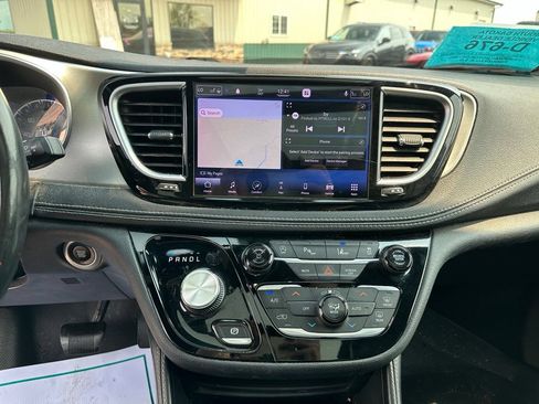 Used 2021 Chrysler Pacifica Limited w/ S Appearance Package AWD/4WD image 16