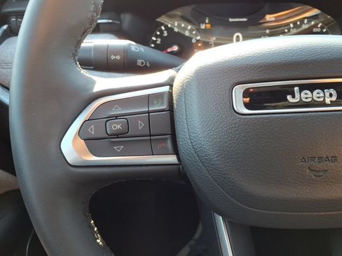 Used 2024 Jeep Compass Latitude AWD/4WD image 19