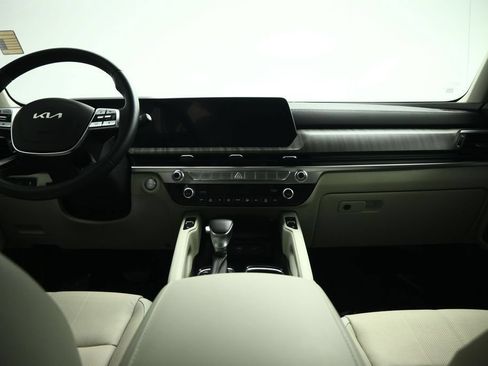 Certified 2024 Kia Telluride EX w/ EX Captain's Chair Package FWD image 37