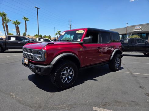 Certified 2025 Ford Bronco Badlands AWD/4WD image 2