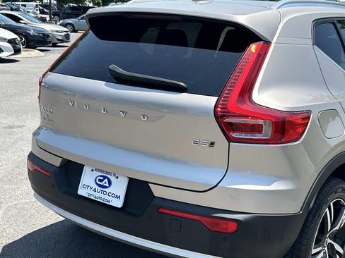 Used 2024 Volvo XC40 B5 Core AWD/4WD image 14