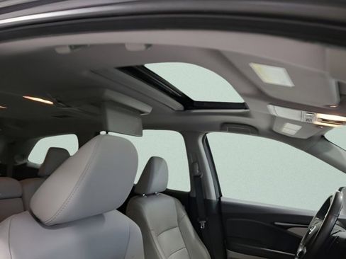 Certified 2022 Honda Pilot Touring image 12