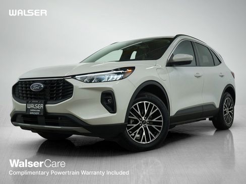 Used 2023 Ford Escape SE w/ Class II Trailer Tow Package image 1