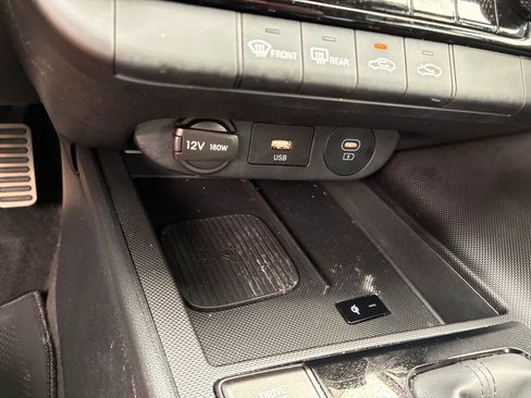 Used 2025 Hyundai Elantra SEL FWD image 34
