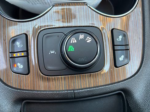 Used 2023 GMC Acadia SLE w/ Driver Convenience Package image 24