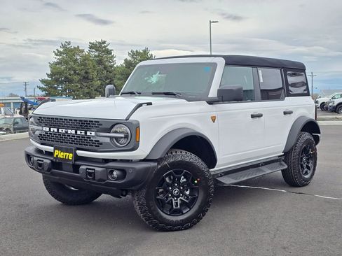 New 2026 Ford Bronco Badlands image 1