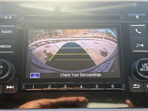 Used 2022 Honda HR-V LX image 24