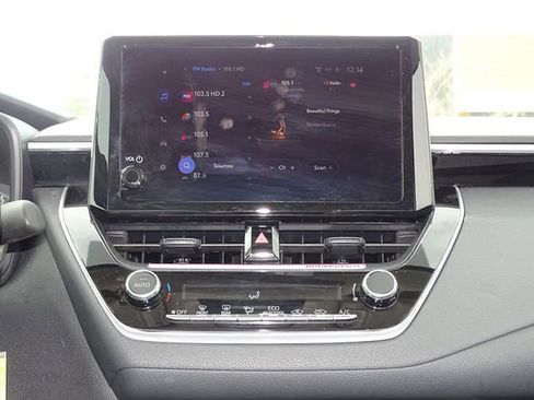 Used 2024 Toyota Corolla LE image 28