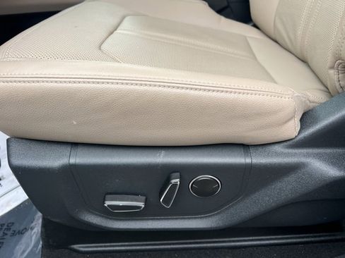 Used 2023 Ford Expedition Limited image 23