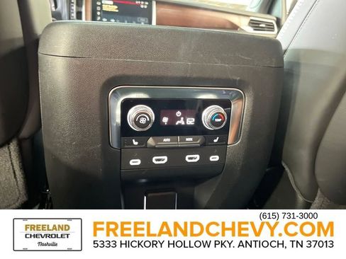Used 2024 GMC Yukon Denali Ultimate image 31