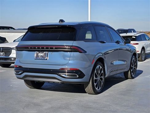 New 2026 Lincoln Nautilus Reserve image 7