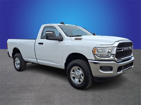 Used 2024 RAM 2500 Tradesman w/ Chrome Appearance Group image 3