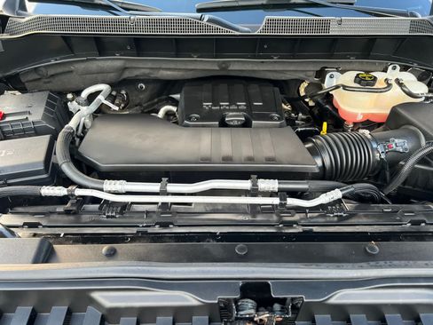 Used 2024 Chevrolet Silverado 1500 LT AWD/4WD image 8