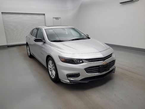 Used 2018 Chevrolet Malibu LT FWD image 13