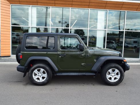 Used 2022 Jeep Wrangler Sport AWD/4WD image 1