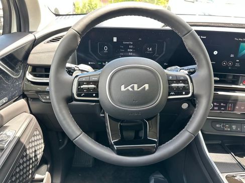 New 2025 Kia Carnival SX Prestige image 23