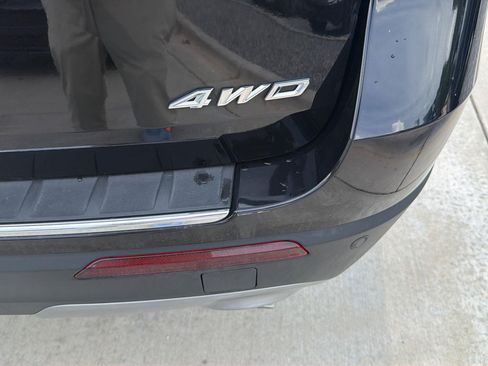 Used 2023 Ford Explorer Limited AWD/4WD image 5