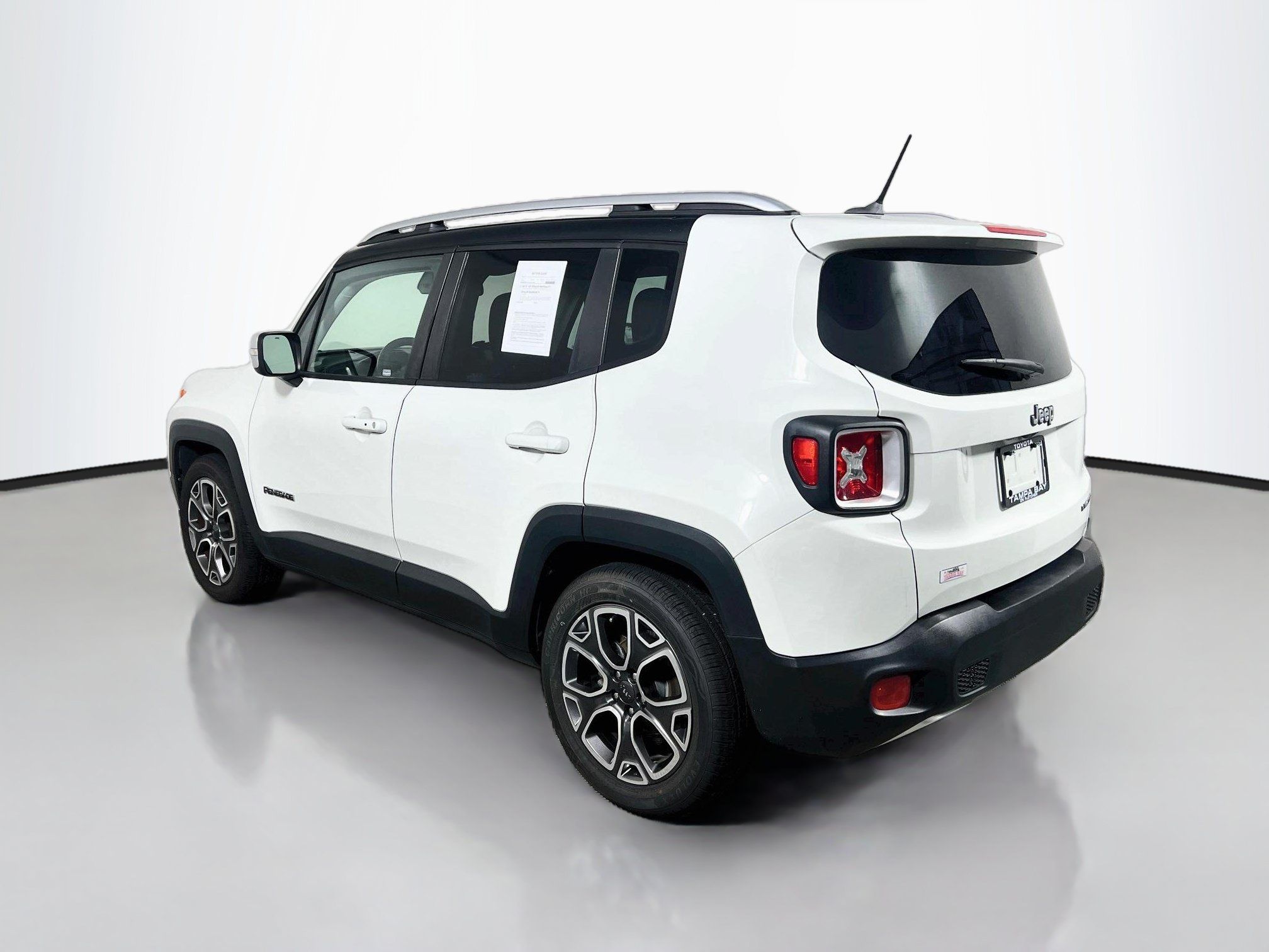 Used 2016 Jeep Renegade Limited FWD image 8