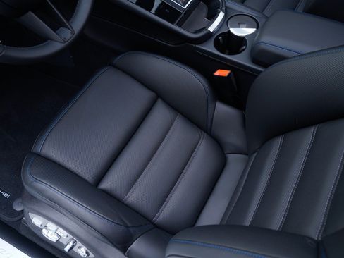 Certified 2026 Porsche Macan S AWD/4WD image 17