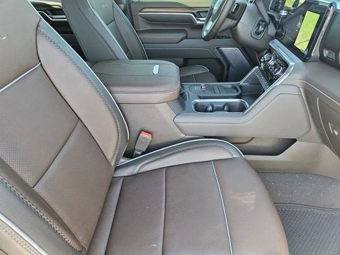 New 2026 GMC Sierra 2500 Denali w/ Denali Reserve Package image 11