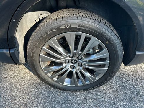 Used 2021 Toyota Venza Limited w/ Advanced Technology Package AWD/4WD image 10