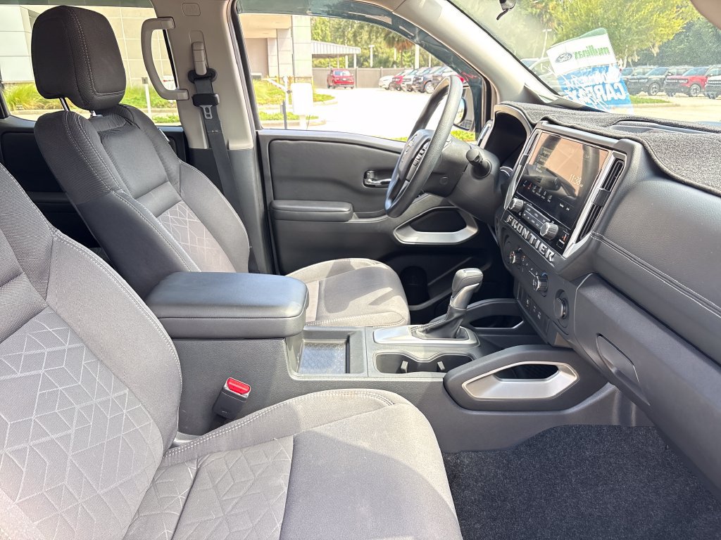 Used 2025 Nissan Frontier SV w/ Tow Package RWD image 28