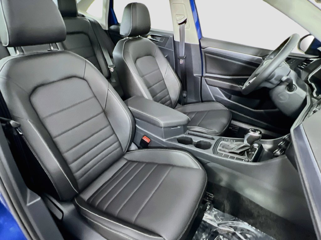 Used 2024 Volkswagen Jetta SE w/ Panoramic Sunroof Package FWD image 30