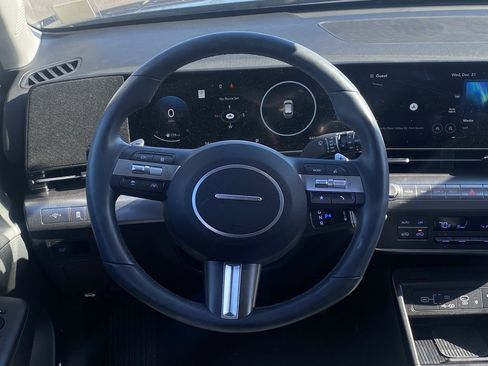 Used 2025 Hyundai Kona Limited image 11