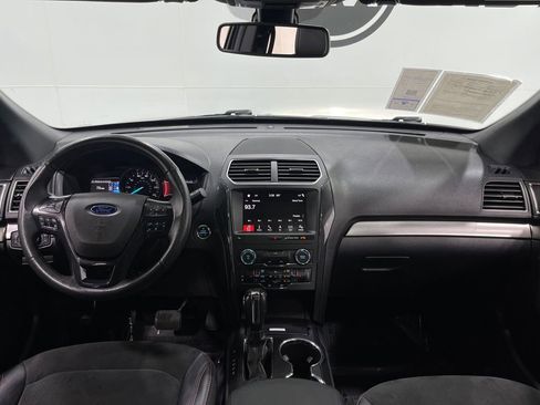 Used 2019 Ford Explorer XLT w/ Equipment Group 202A image 20