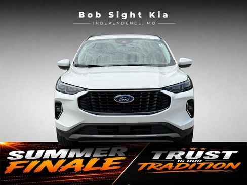 Used 2023 Ford Escape Platinum AWD/4WD image 18