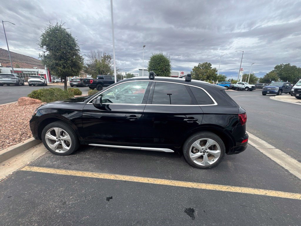 Used 2021 Audi Q5 2.0T Premium Plus w/ Premium Plus Package AWD/4WD image 2