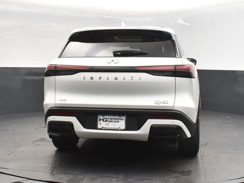 Certified 2023 INFINITI QX60 Pure image 7