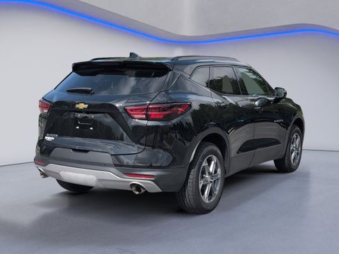 Used 2024 Chevrolet Blazer LT w/ Convenience Package FWD image 5