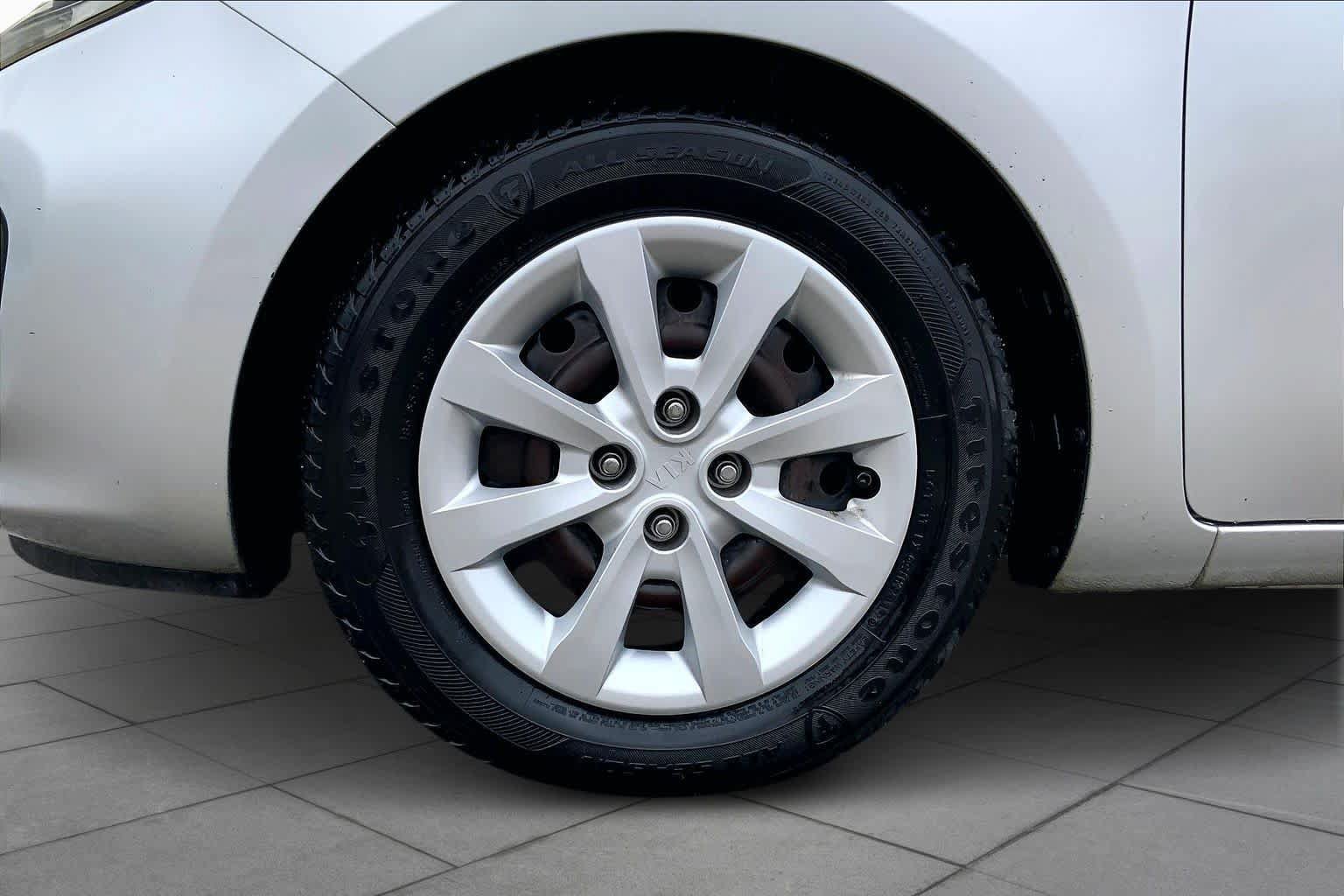 Used 2012 Kia Rio LX w/ PWR Pkg FWD image 11