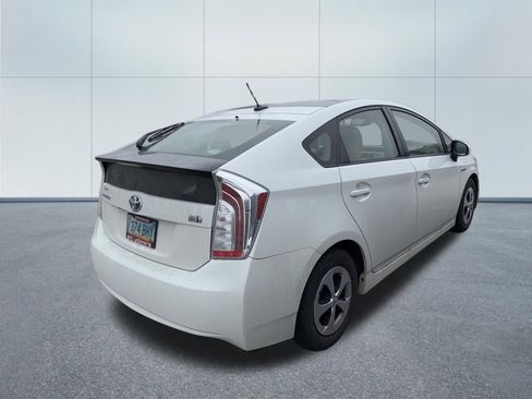 Used 2012 Toyota Prius Four w/ Deluxe Solar Roof Pkg FWD image 3