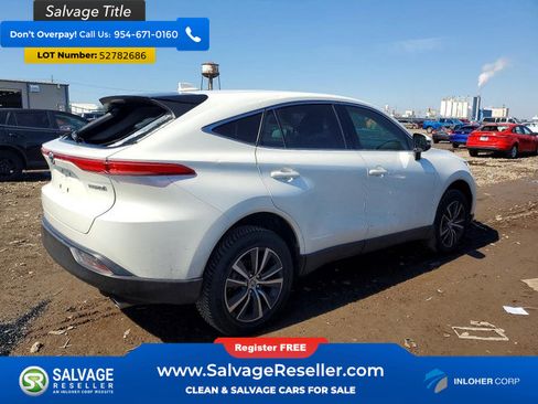 Used 2022 Toyota Venza LE AWD/4WD image 4