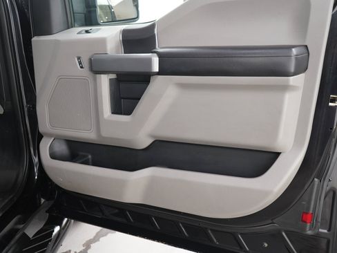Used 2015 Ford F150 XLT AWD/4WD image 9