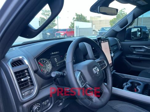 Used 2025 RAM 1500 Big Horn AWD/4WD image 32