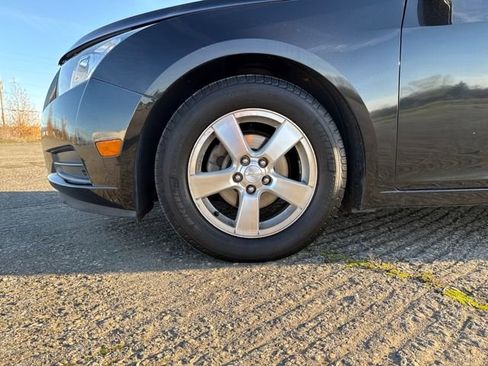Used 2014 Chevrolet Cruze LT image 25