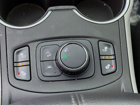 Used 2024 GMC Terrain SLT image 22