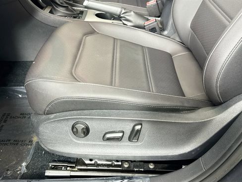 Used 2022 Volkswagen Passat 2.0T SE image 23