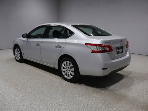 Used 2013 Nissan Sentra SV FWD image 4